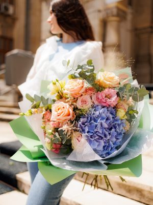 buchet hortensie și trandafiri Pastel Galați